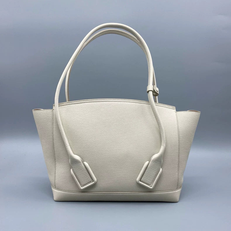 BV Arco Shoulder Bag 98% New