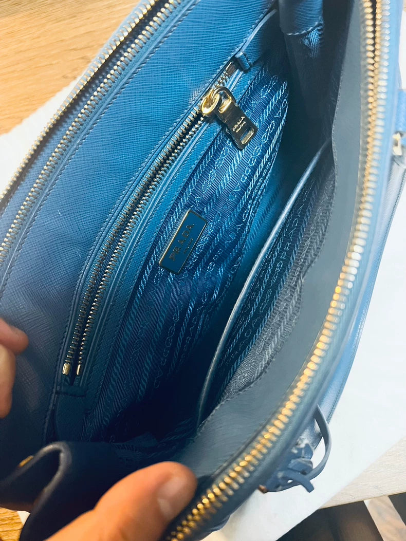 Prada Galleria Leather Handbag in Blue