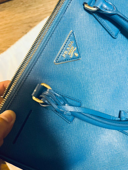 Prada Galleria Leather Handbag in Blue
