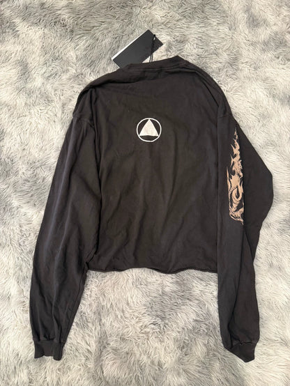 ERD Distressed Portrait Long Sleeve Sweatshirt-yf