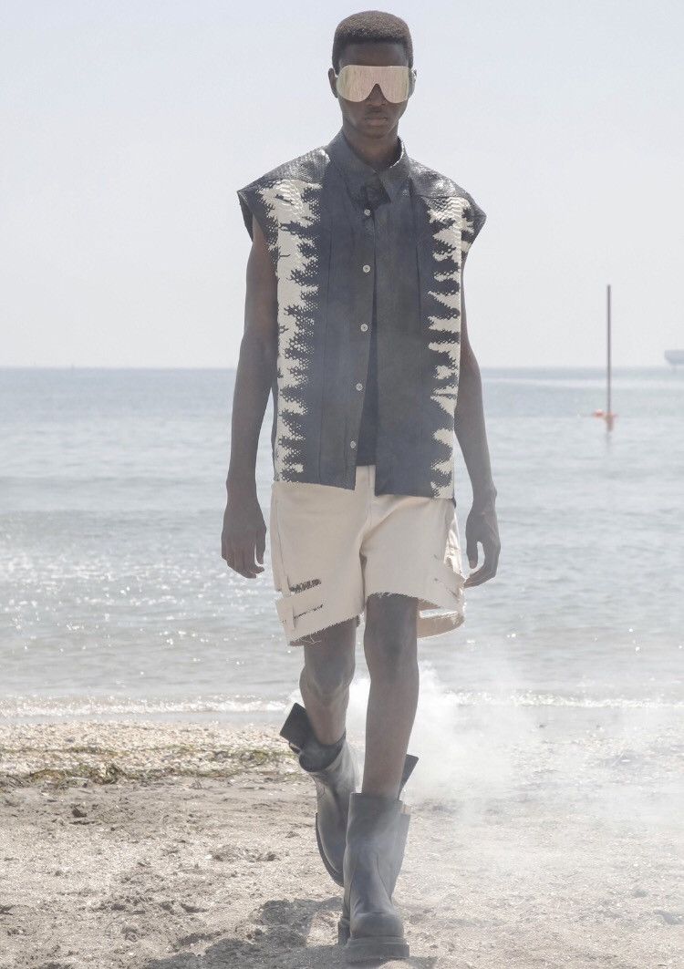 Rick Owens 22s show knife cut beige shorts - DMC