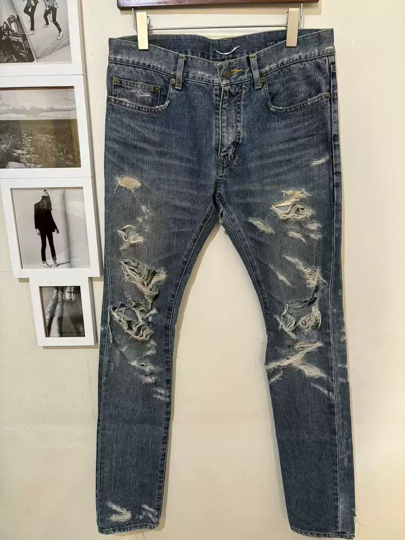 Saint Laurent Paris In the 13th year, the cat's beard was washed away and eroded, causing great damage to jeans