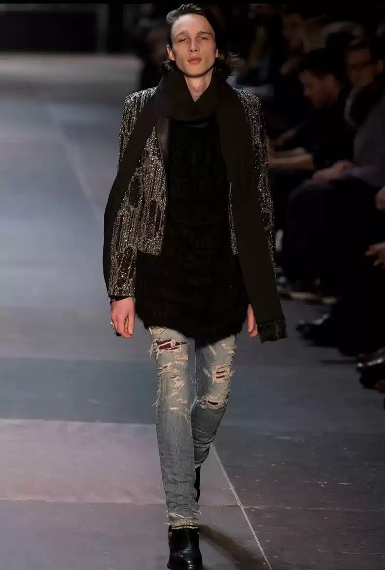 Saint Laurent Paris In the 13th year, the cat's beard was washed away and eroded, causing great damage to jeans