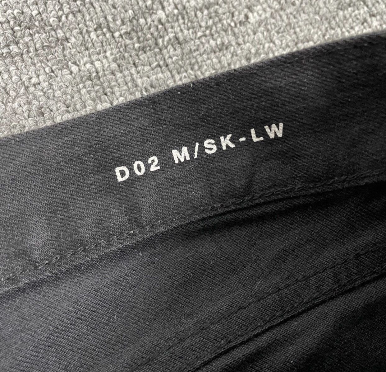 Saint Laurent D02 washed and damaged jeans - DMC