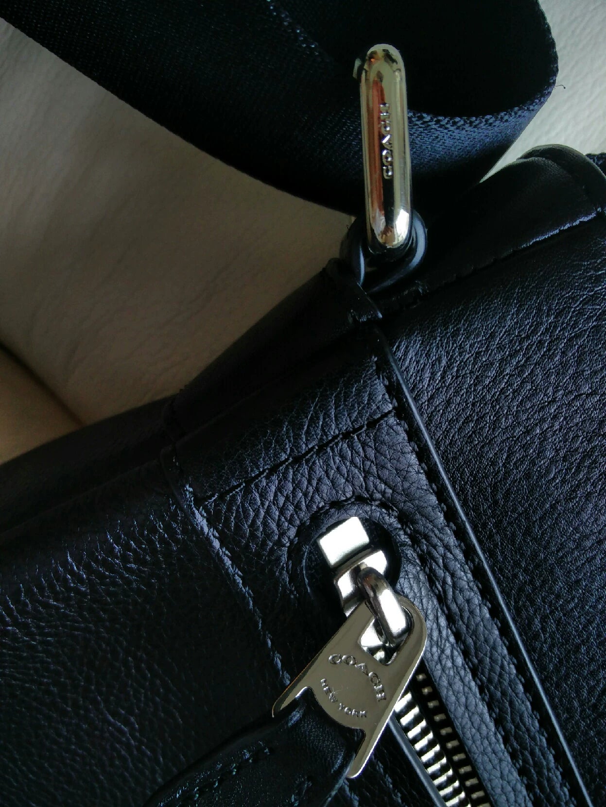 coach men's leather shoulder bag