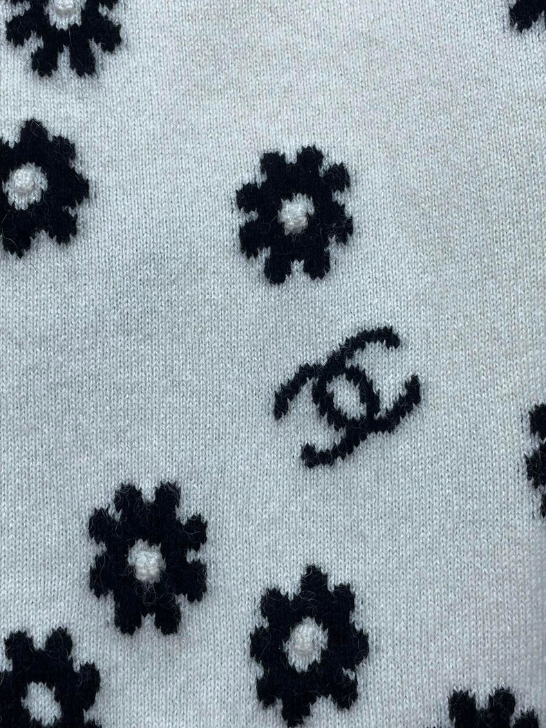 Chanel Black and White Daisy Knit Skirt