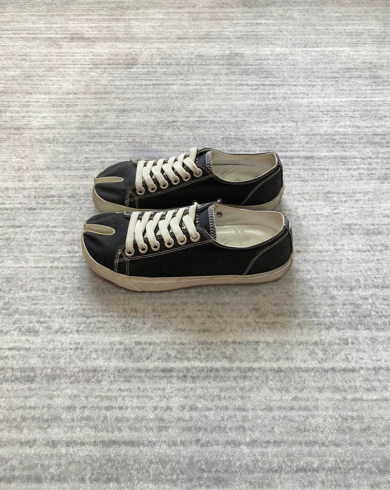 Margiela Tabi Canvas Shoes Black White-zp