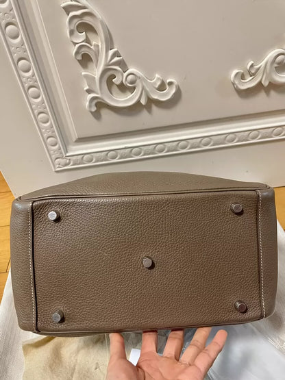 Hermes Lindy 26 Bag in Gray Color