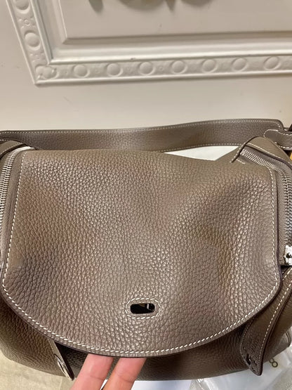 Hermes Lindy 26 Bag in Gray Color