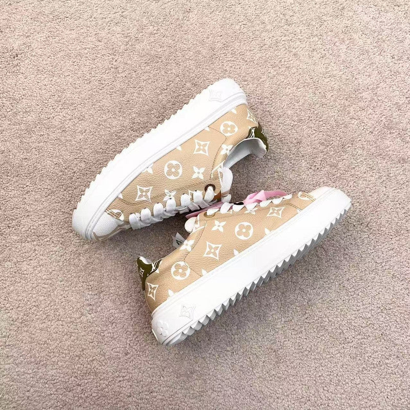 Louis Vuitton Low-Top Leather Sneakers in White/Brown 0079