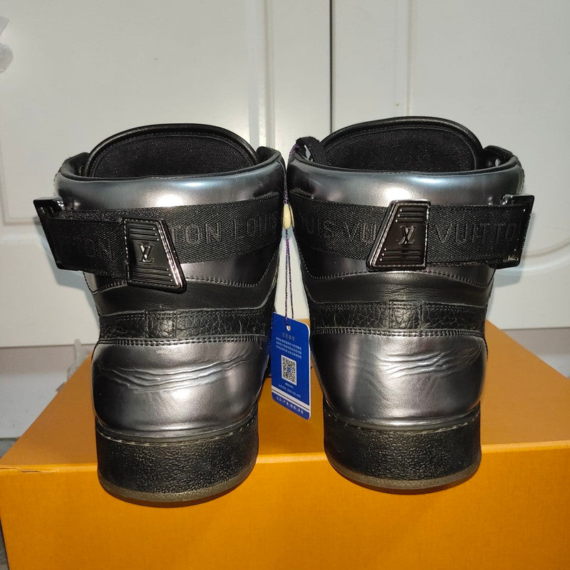 Louis Vuitton Rivoli High-Top Casual Sneakers in Black 0079