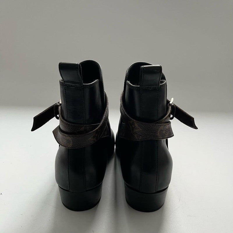 Louis Vuitton Pointed Toe Ankle Boots 0079