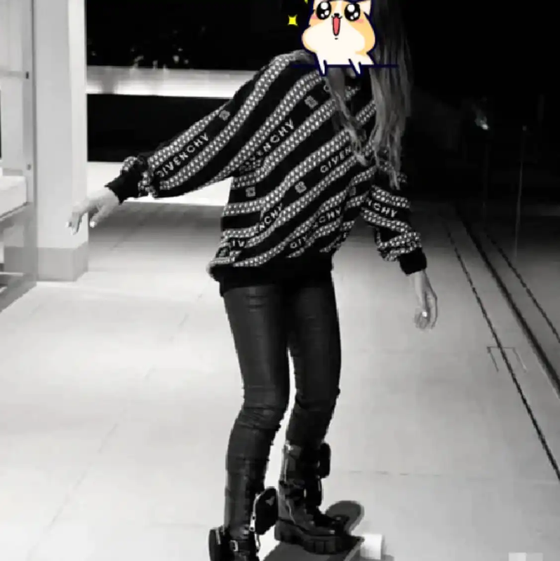 Givenchy Black Wool Printed Long Sleeve Sweater 0089