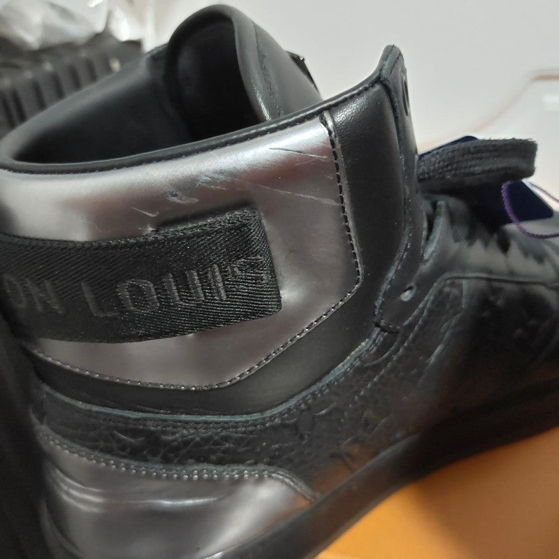 Louis Vuitton Rivoli High-Top Casual Sneakers in Black 0079