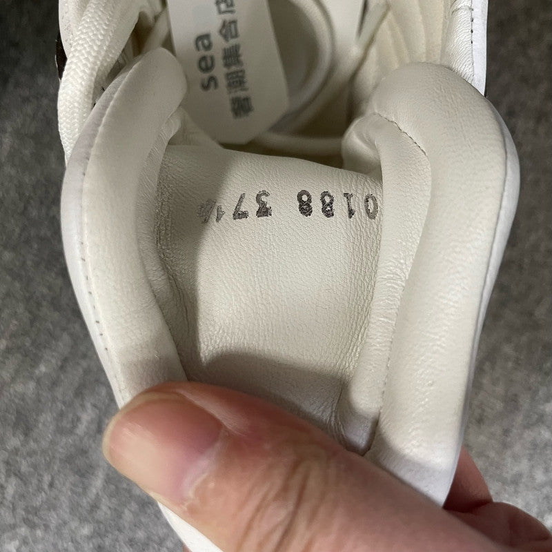 Louis Vuitton Low-Top Casual Sneakers in White Brown 0079