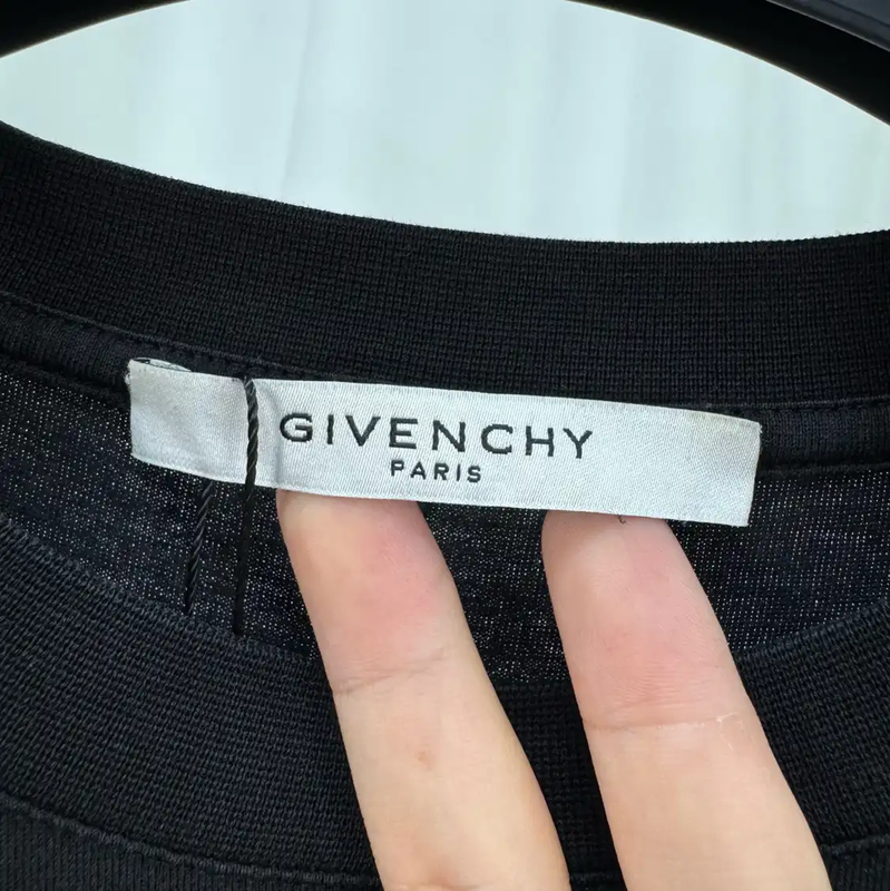 Givenchy Black Logo Graphic Short Sleeve T-shirt 0089