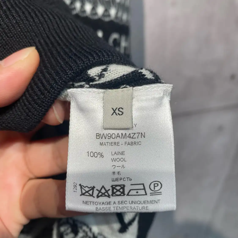 Givenchy Black Wool Printed Long Sleeve Sweater 0089