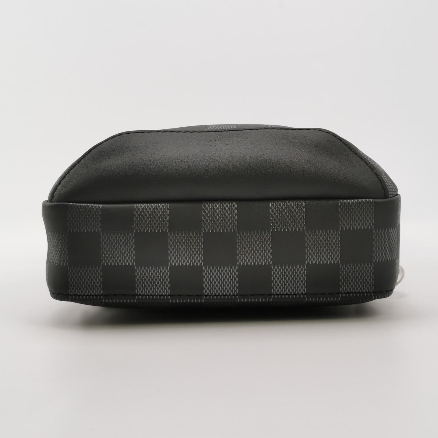 Louis Vuitton Avenue Damier Graphite Chest Bag