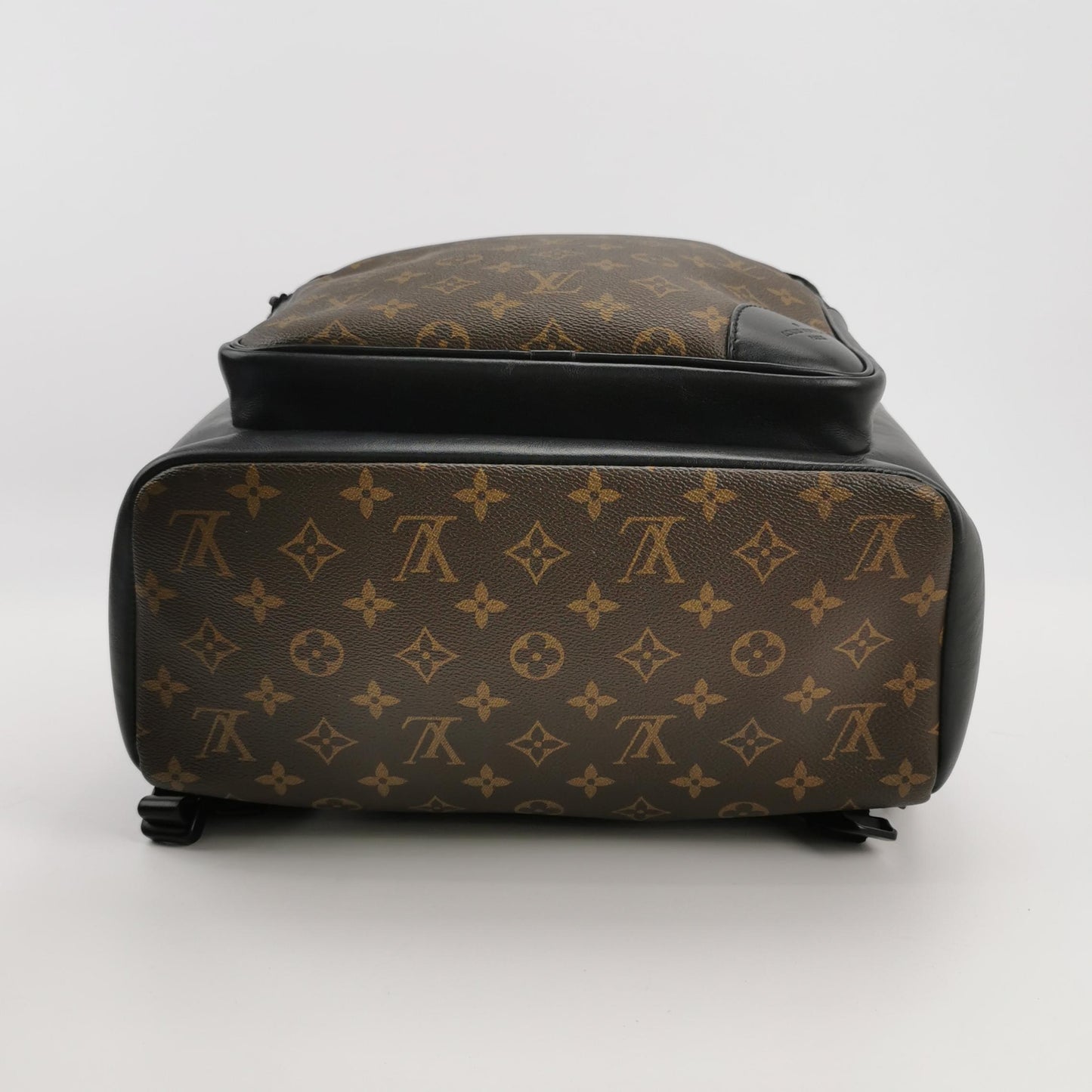 Louis Vuitton Dean Monogram Backpack (Chip)