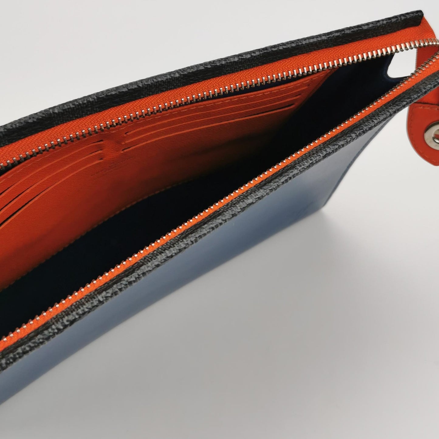 Louis Vuitton Pochette Voyage Medium Blue Epi Clutch