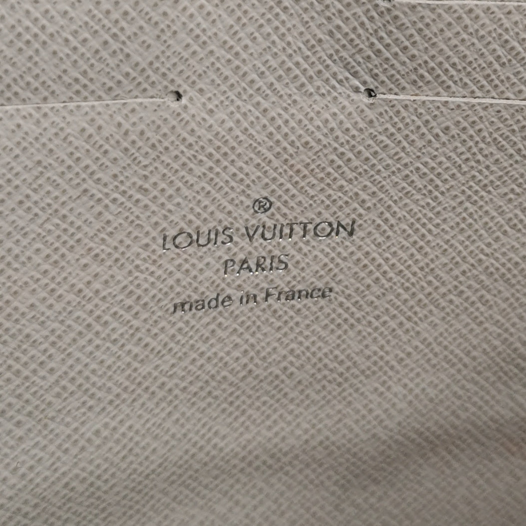 Louis Vuitton Pochette Voyage Gray Monogram Clutch