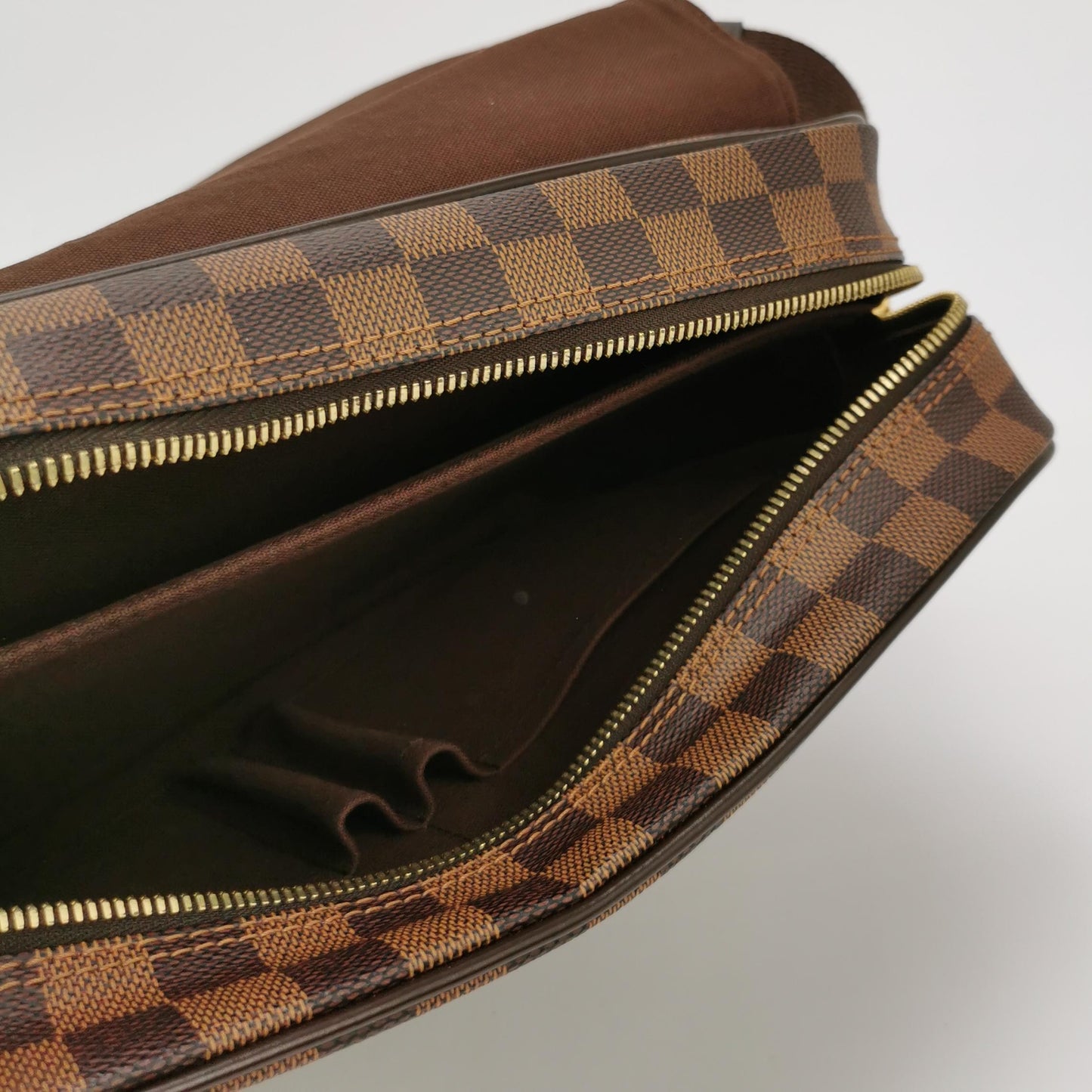 Louis Vuitton Shelton Damier Crossbody Shoulder Bag