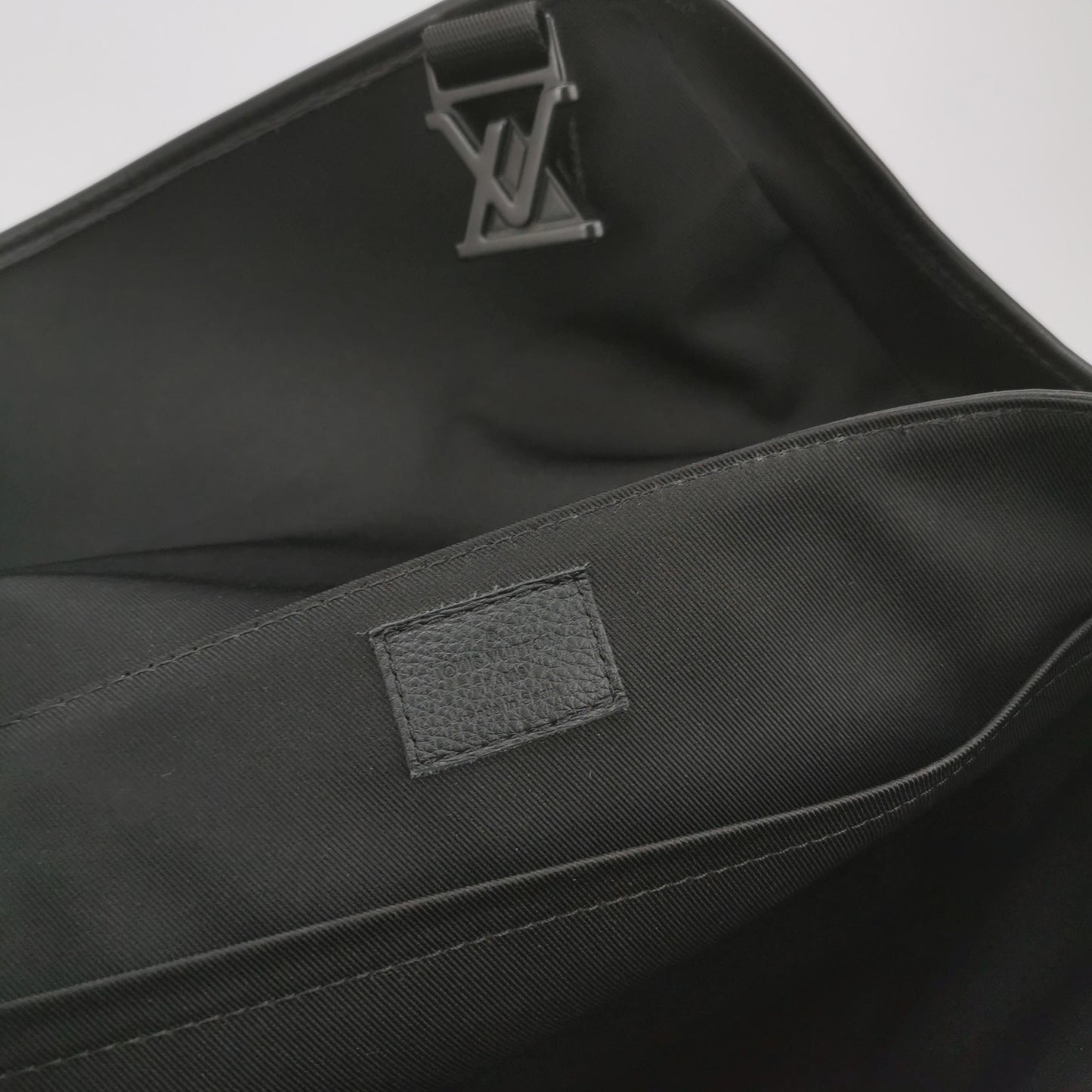 Louis Vuitton Porte Documents Voyage Leather Crossbody Bag