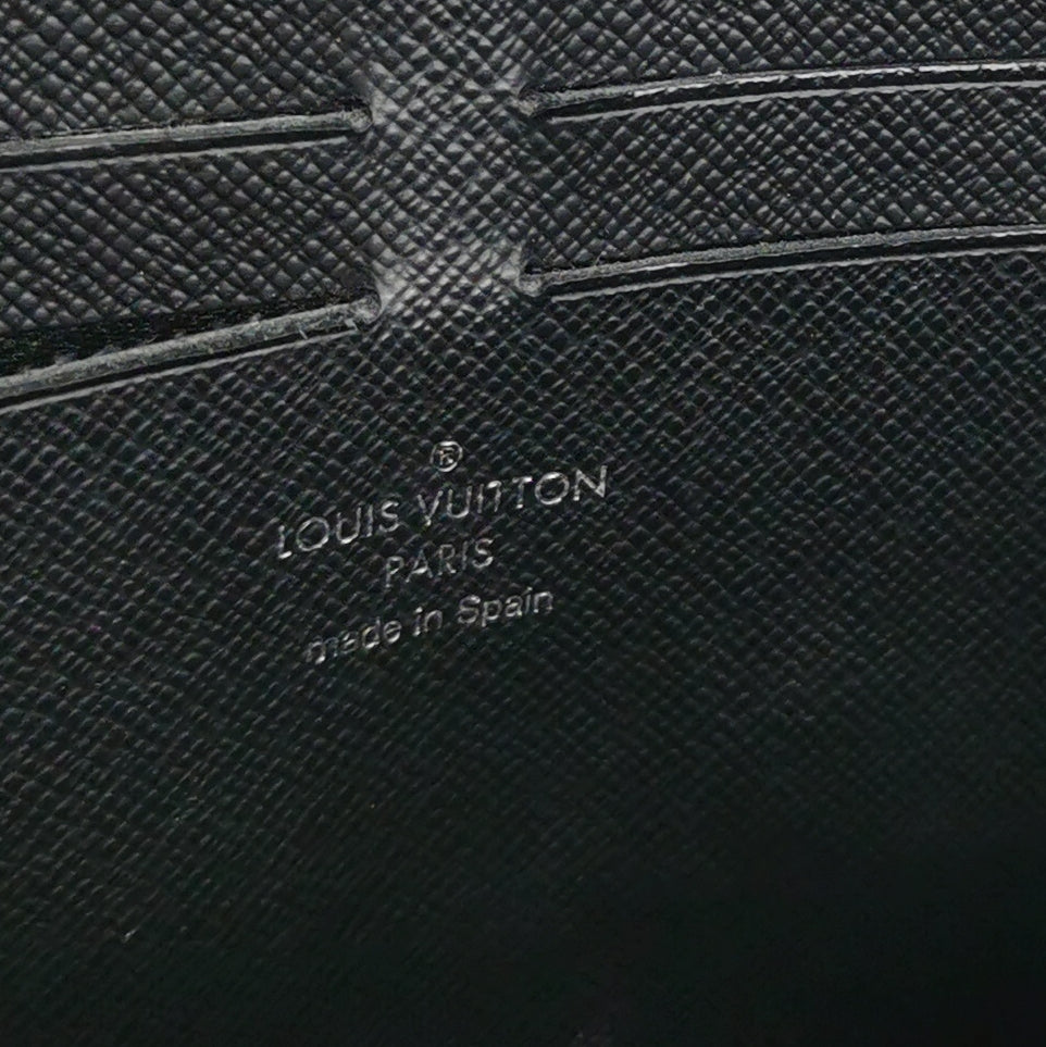 Louis Vuitton Pochette Voyage Medium Monogram Clutch