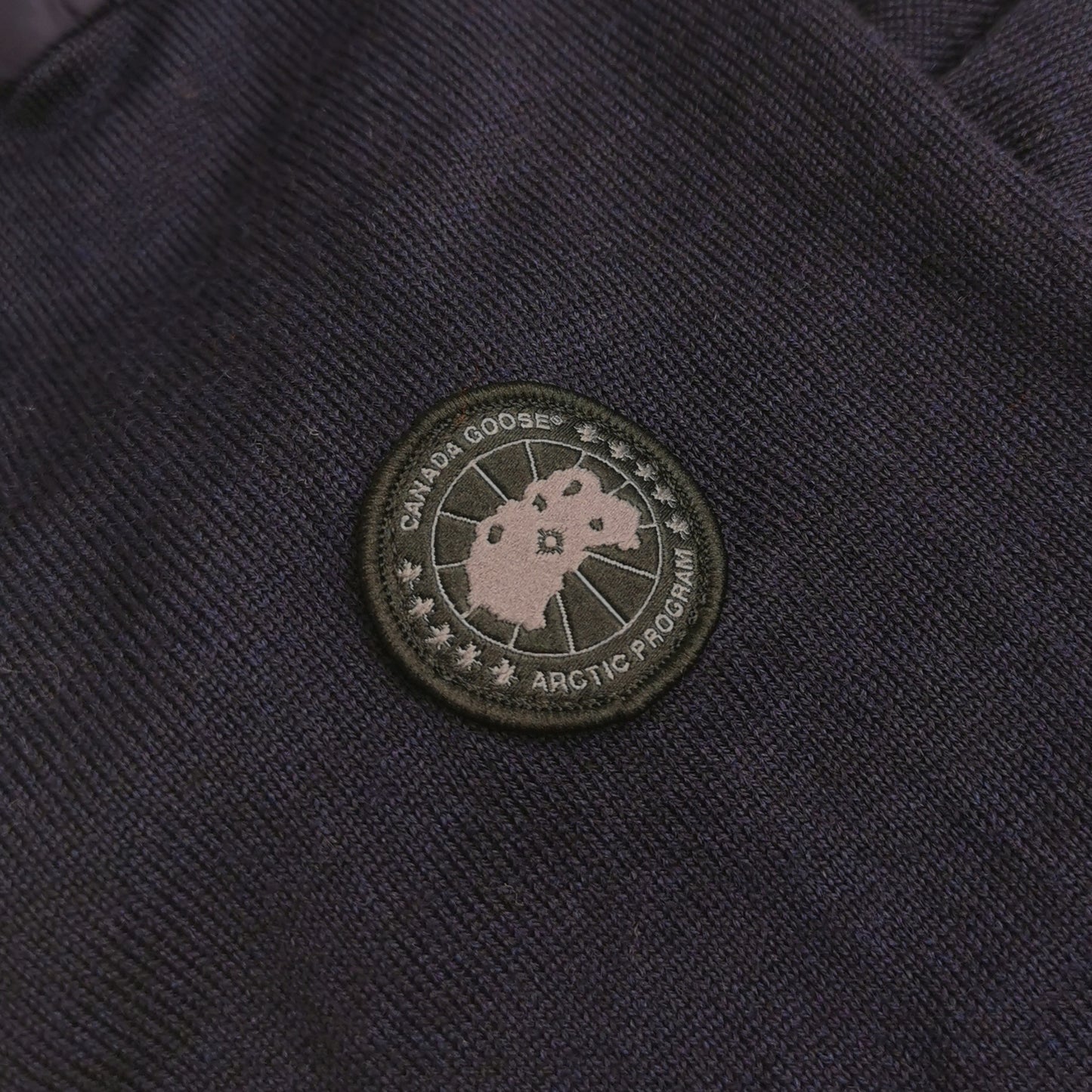 Canada Goose XS Wool V-Neck Solid Knit Sweater