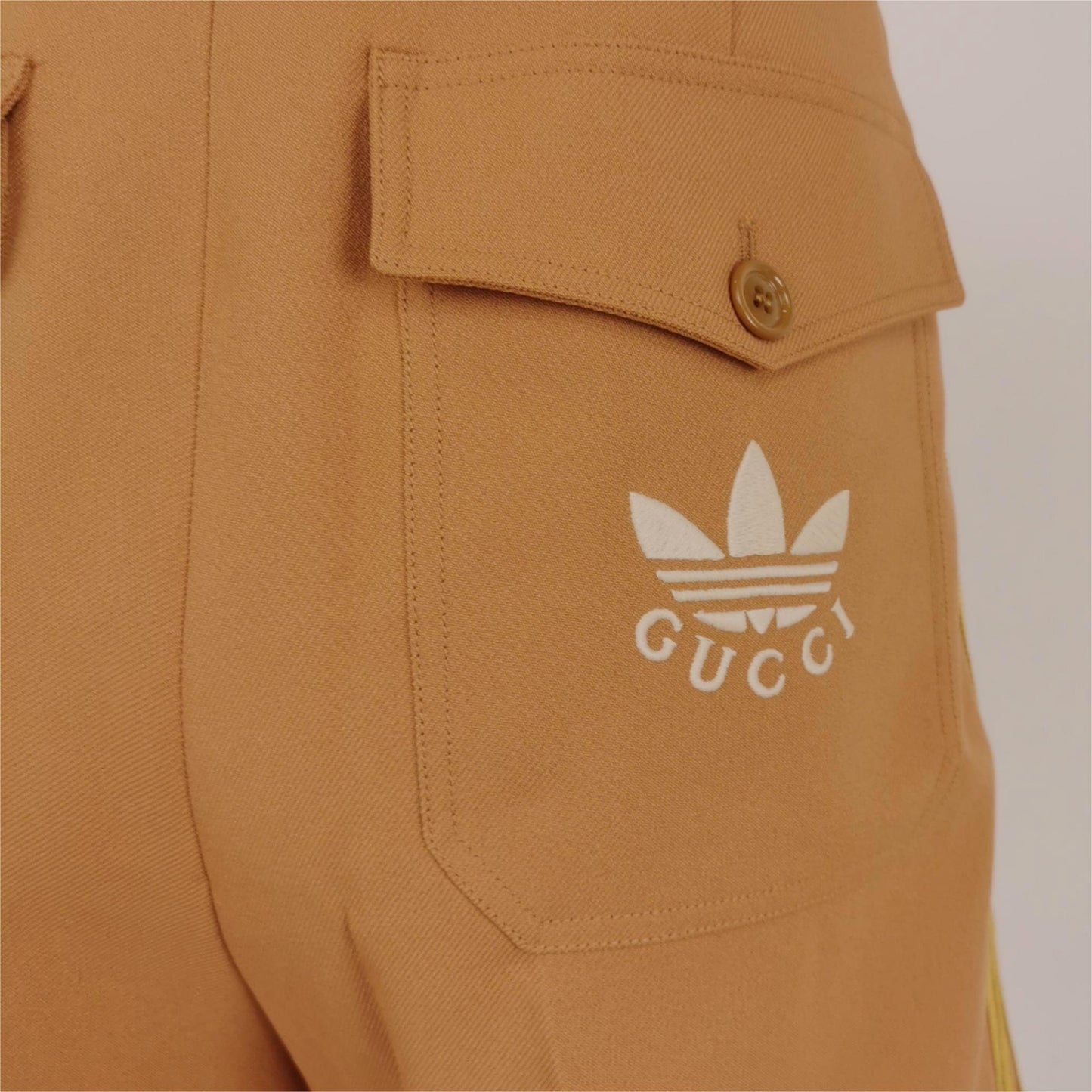 Gucci x Adidas Solid Color Shorts L/50