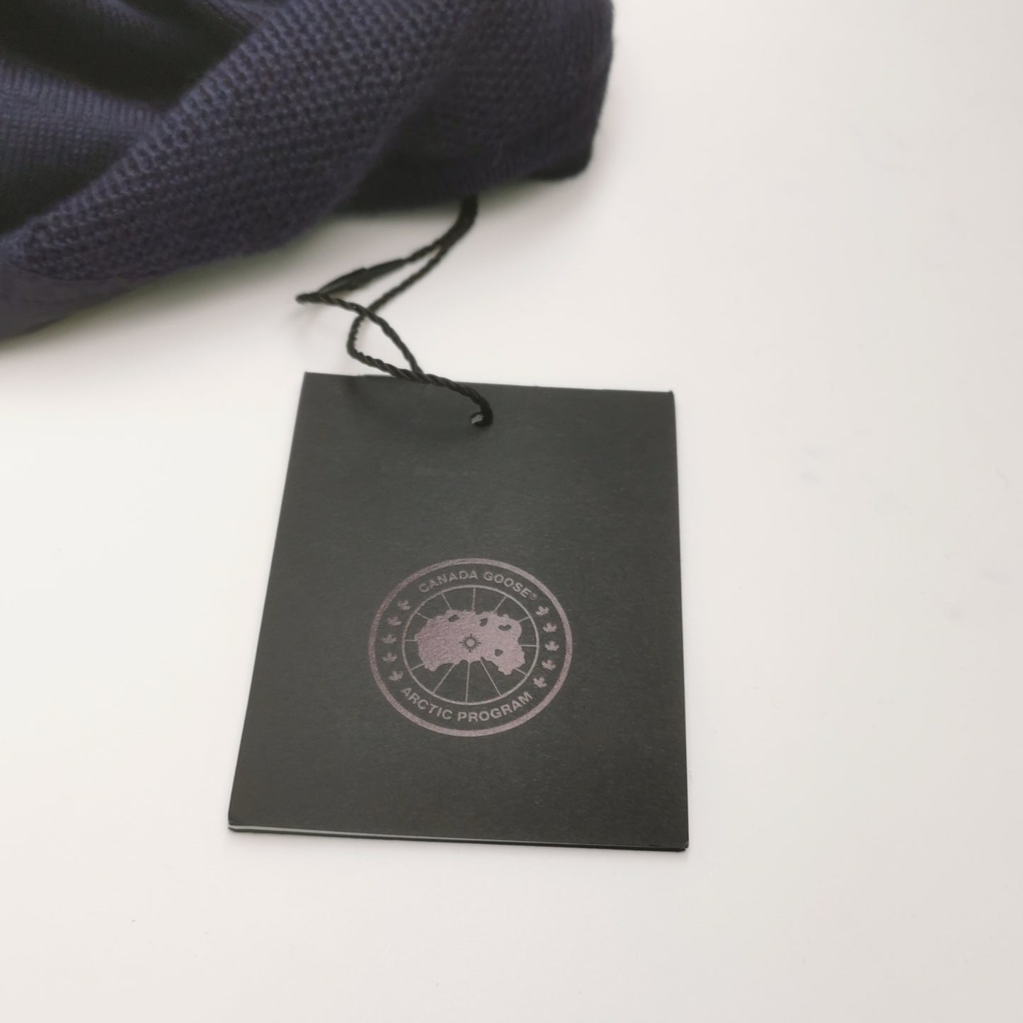 Canada Goose XS Wool V-Neck Solid Knit Sweater