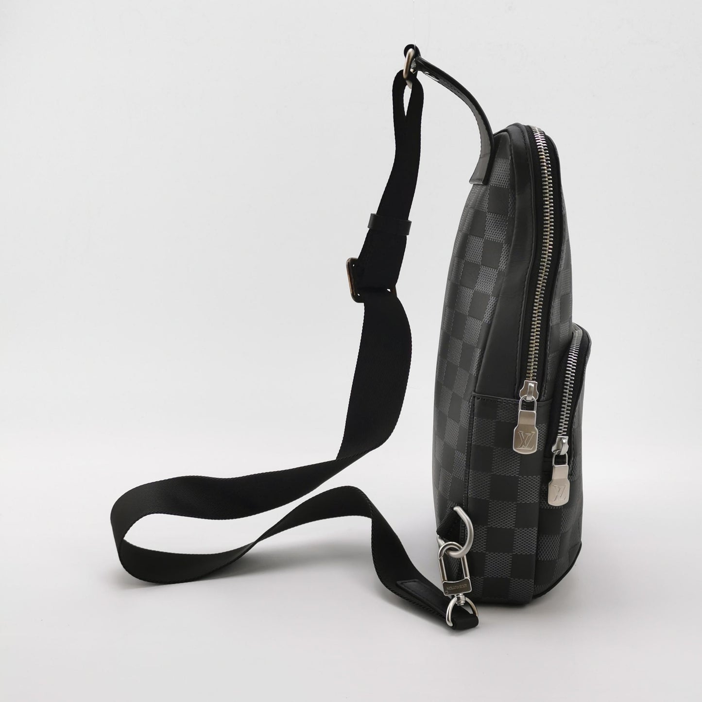 Louis Vuitton Avenue Damier Graphite Chest Bag