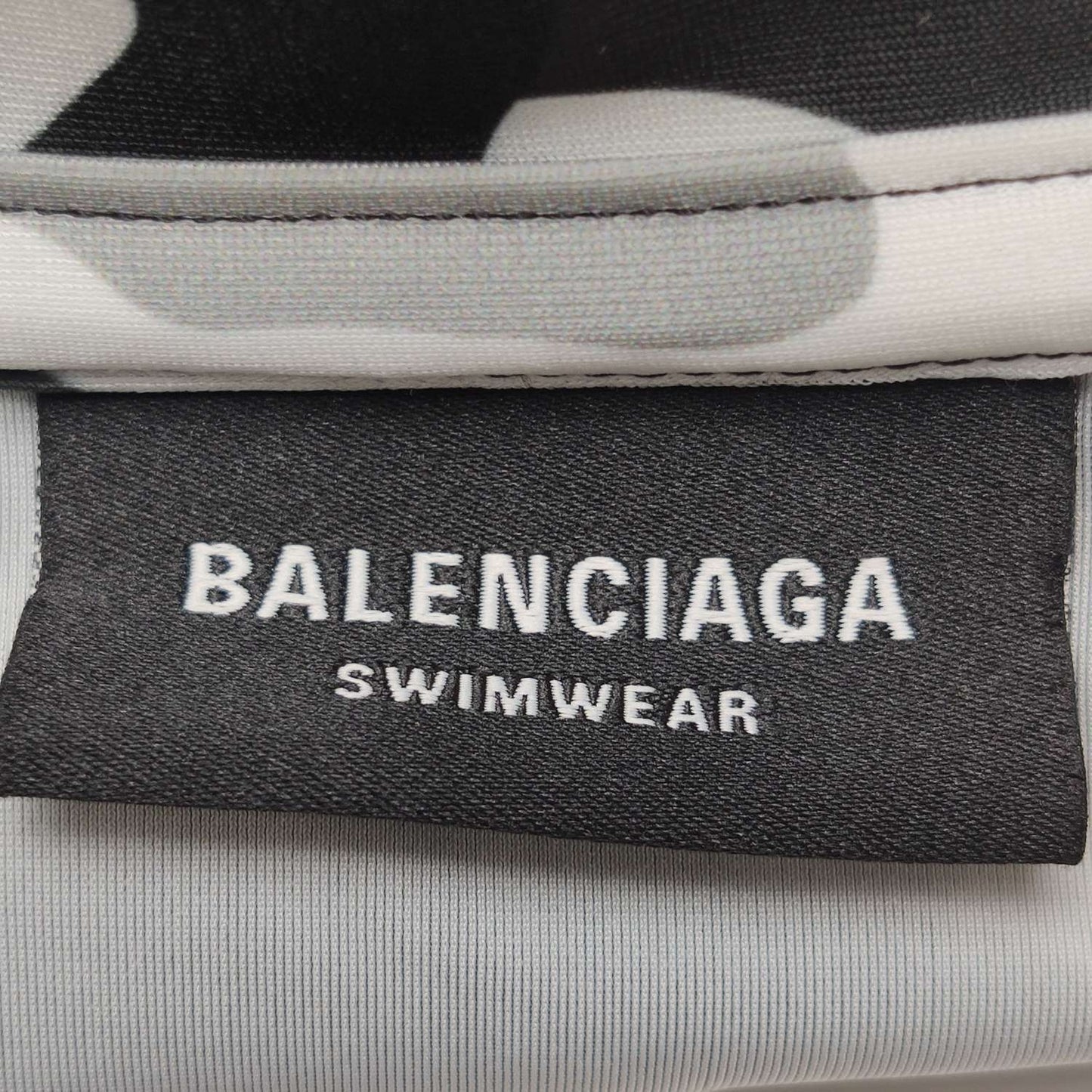 Balenciaga XS Camo Print Crew Neck T-Shirt
