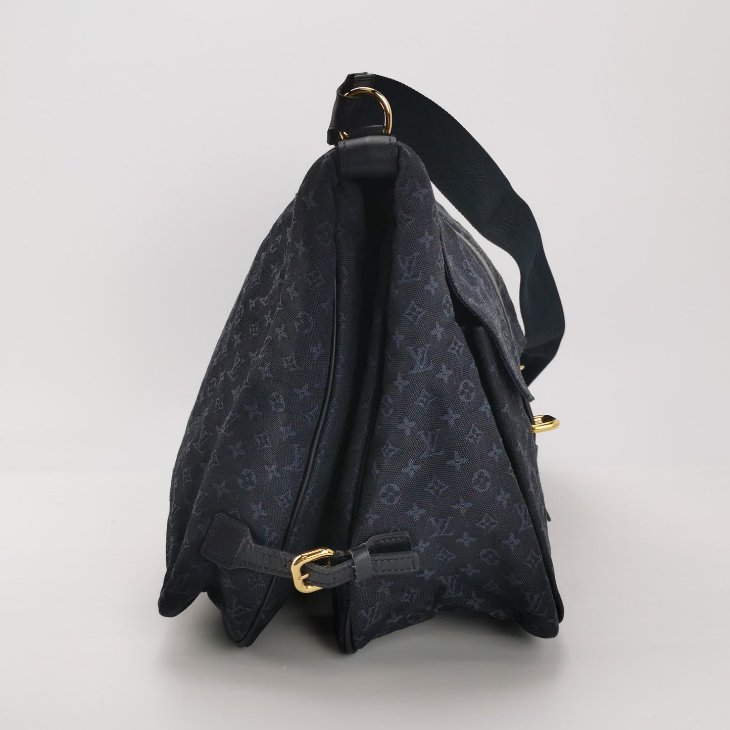Louis Vuitton Monogram Canvas Messenger Bag