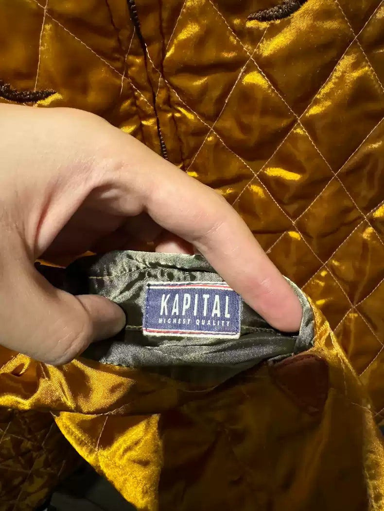 kapital Make old gold velvet and wear Yokosuga jackets on both sides.