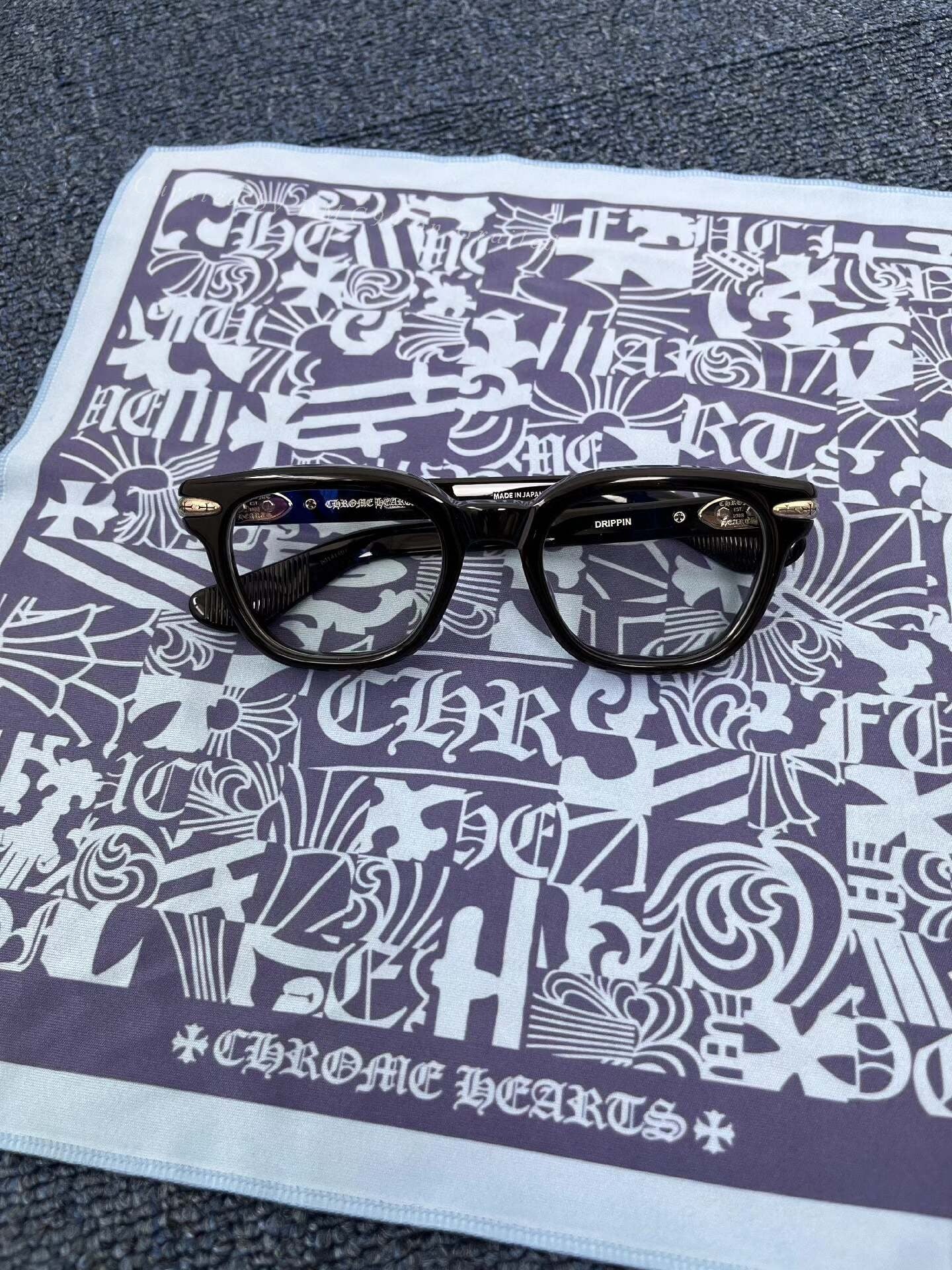 Chrome Hearts DRIPPIN Cross Silver Black Frames