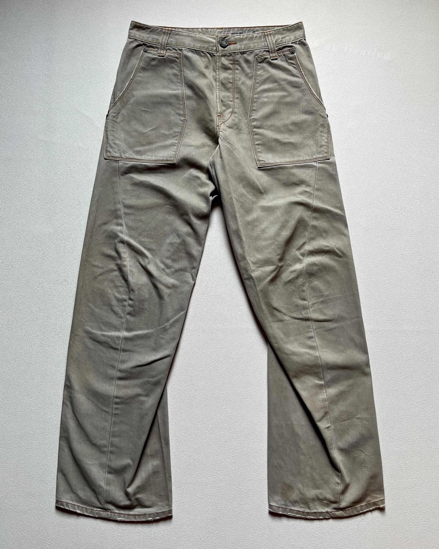 Vintage Levi's 2000s Engineered Cinch Back Twisted Leg Jeans