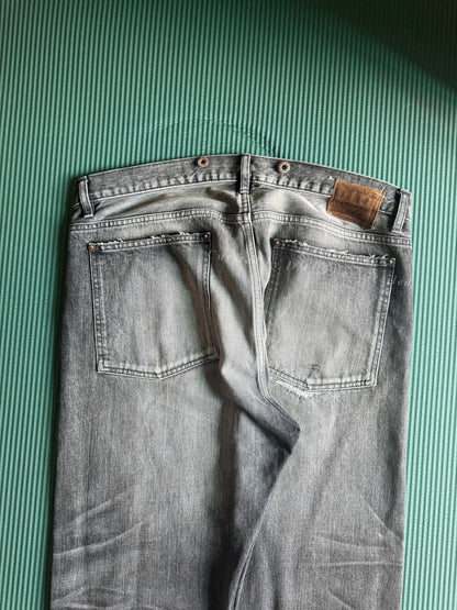 MADNESS 23AW Distressed Denim Pants