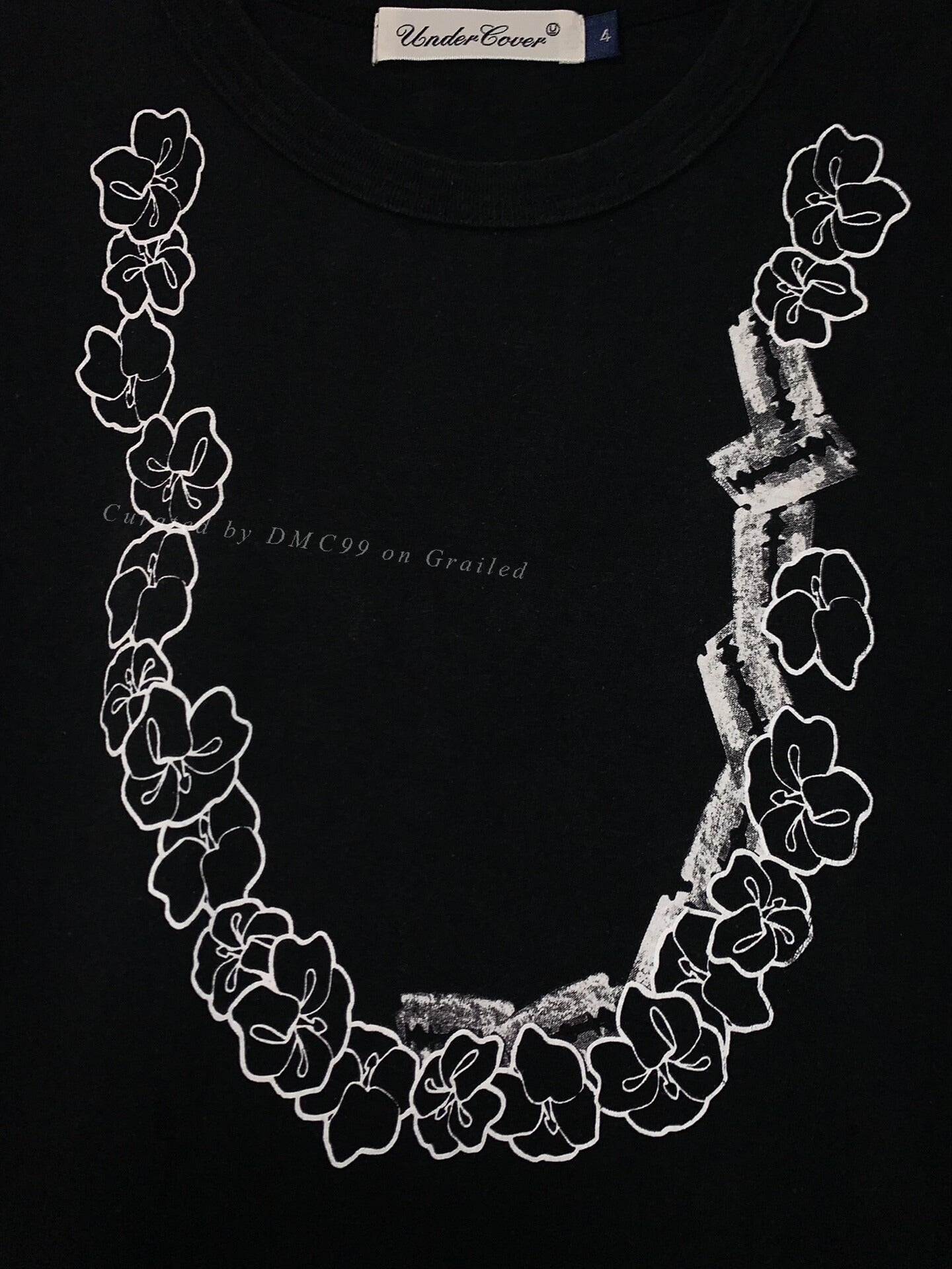 Undercover Blade Flower Necklace Short Sleeve Tee