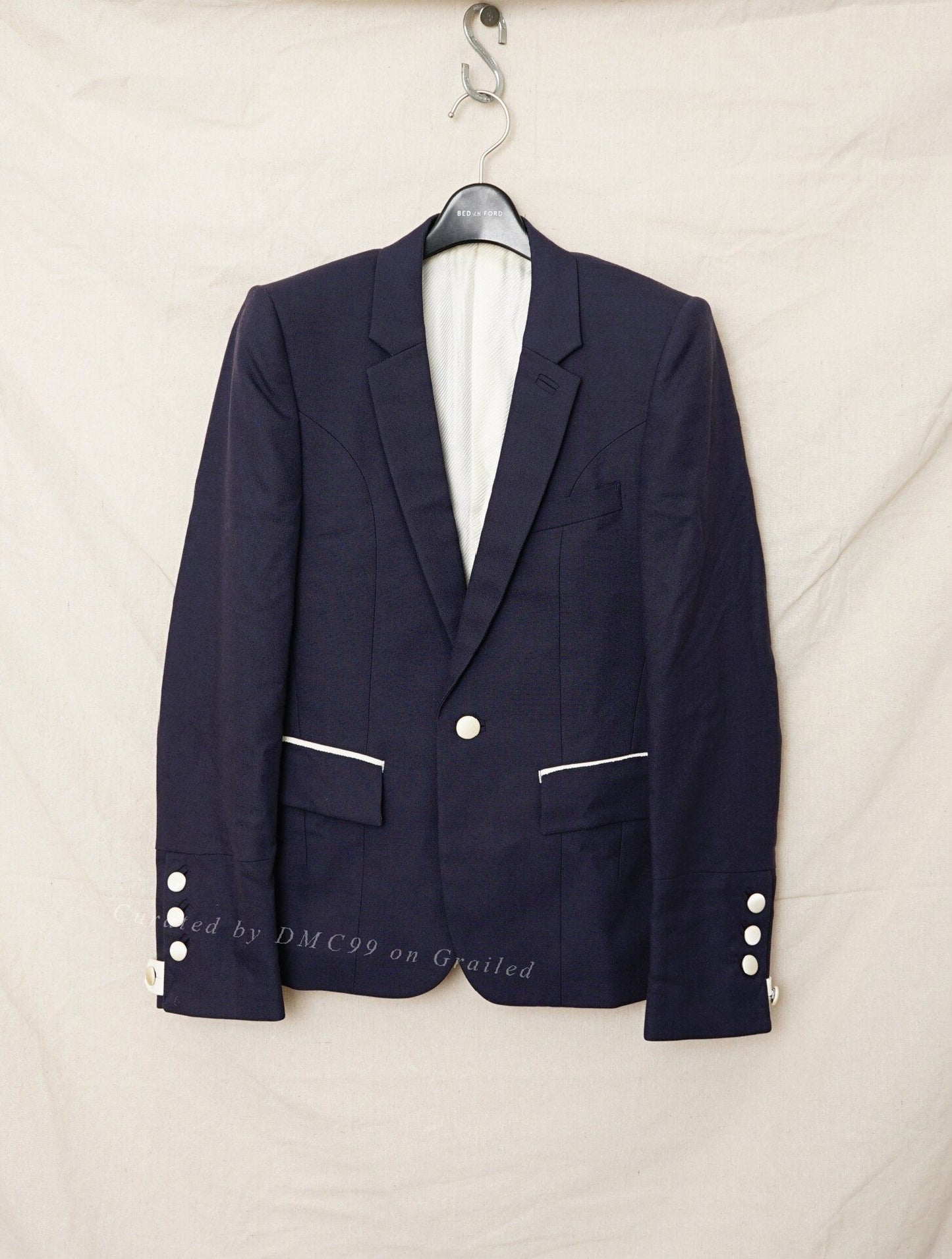 Number Nine White Button Slim Suit