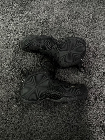 COMME DES GARCONS x Nike Foamposite One SP