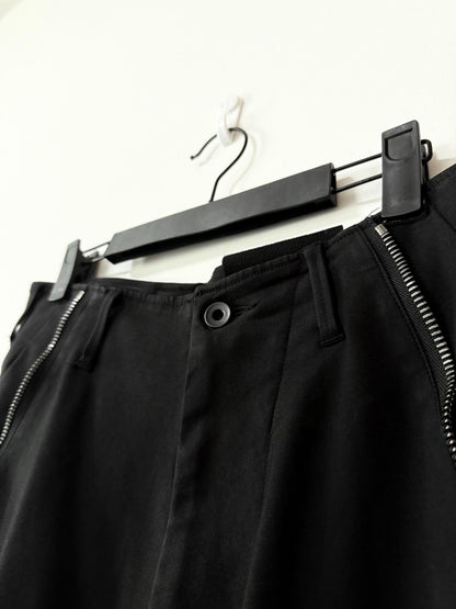 Julius High-Waist Slim Twisted Leg Pants