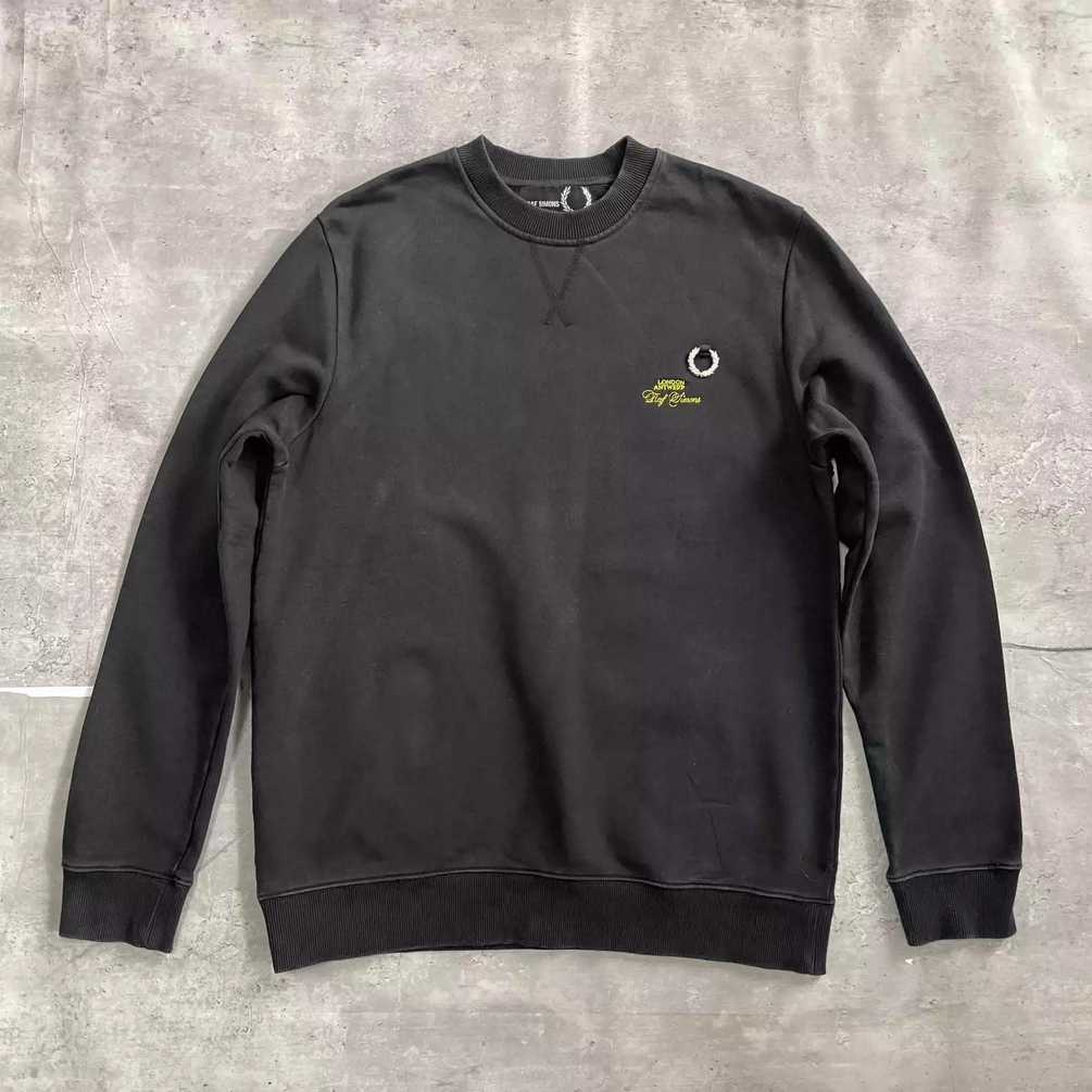 raf-simons-fred-perry-20aw-embroidered-sweatshirtMen's / US L / EU 52-54 / 3BlackGently Used in Black, Men's / US L / EU 52-54 / 3,Gently Used