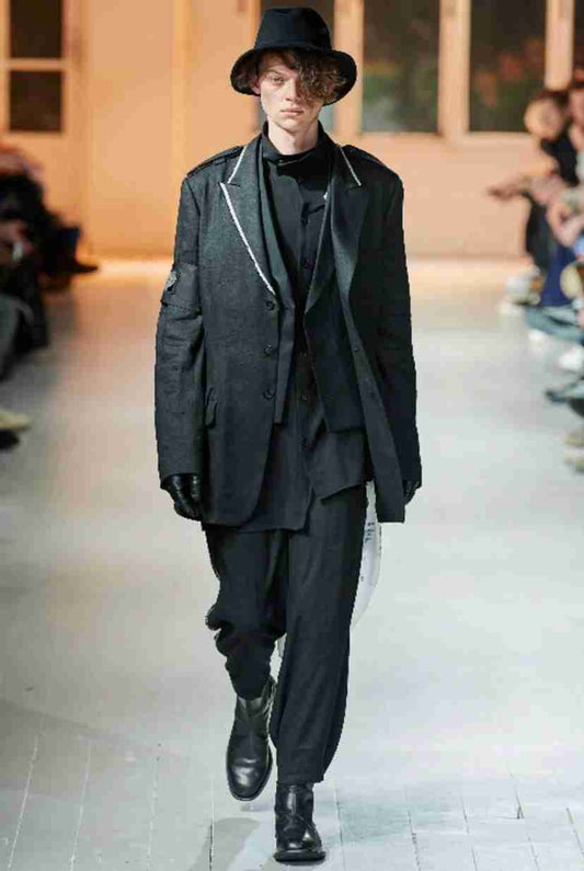 20aw-runway-suit-jacketMen's / US L / EU 52-54 / 3BlackGently Used in Black, Men's / US L / EU 52-54 / 3,Gently Used