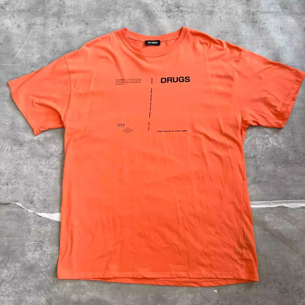 raf-simons-18aw-slogan-short-sleeveMen's / US M / EU 48-50 / 2OrangeGently Used in Orange, Men's / US M / EU 48-50 / 2,Gently Used