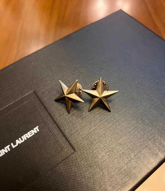 saint-laurent-silver-five-pointed-star-broochONE SIZEGoldGently Used in Gold, ONE SIZE,Gently Used