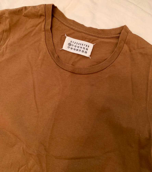 maison-margiela-short-sleeved-t-shirtMen's / US XS / EU 42 / 0BrownGently Used in Brown, Men's / US XS / EU 42 / 0,Gently Used
