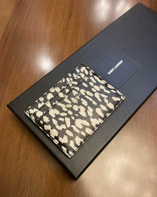 saint-laurent-black-and-white-leopard-print-card-caseONE SIZELeopardGently Used in Leopard, ONE SIZE,Gently Used