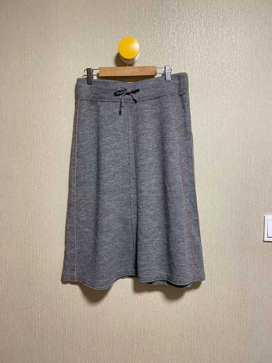 45rpm-woolen-midi-skirtWomen's / 32" / US 10 / IT 46GrayGently Used in Gray, Women's / 32" / US 10 / IT 46,Gently Used