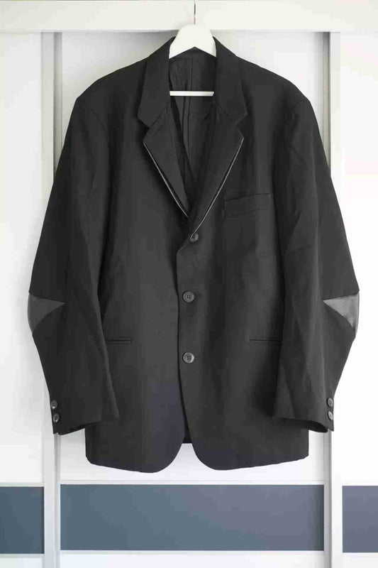 yohji-yamamoto-spliced-sleeves-suitMen's / US S / EU 44-46 / 1BlackGently Used in Black, Men's / US S / EU 44-46 / 1,Gently Used